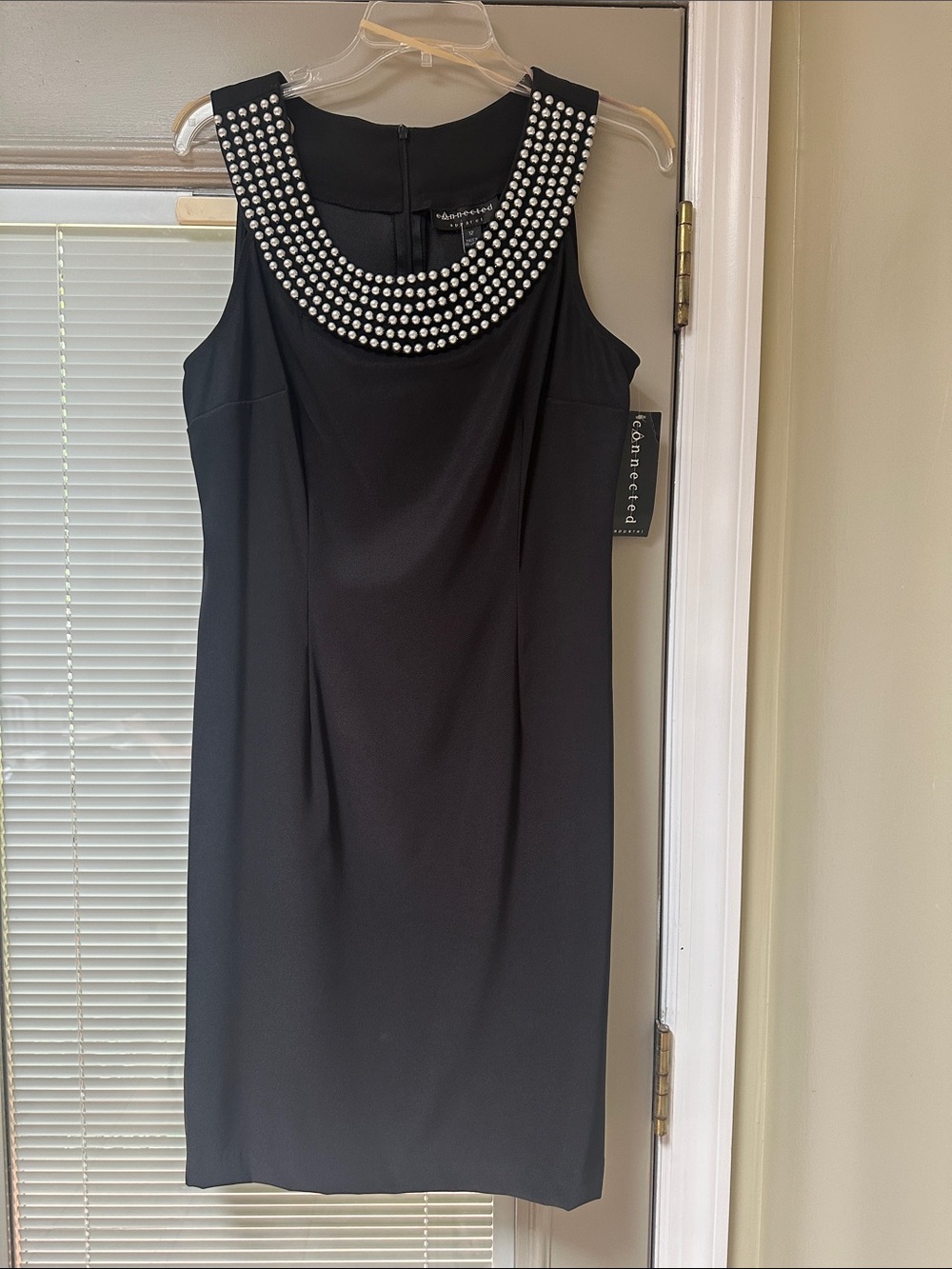 connected apparel Black Sleeveless Dress with Pearl-Style Collar
